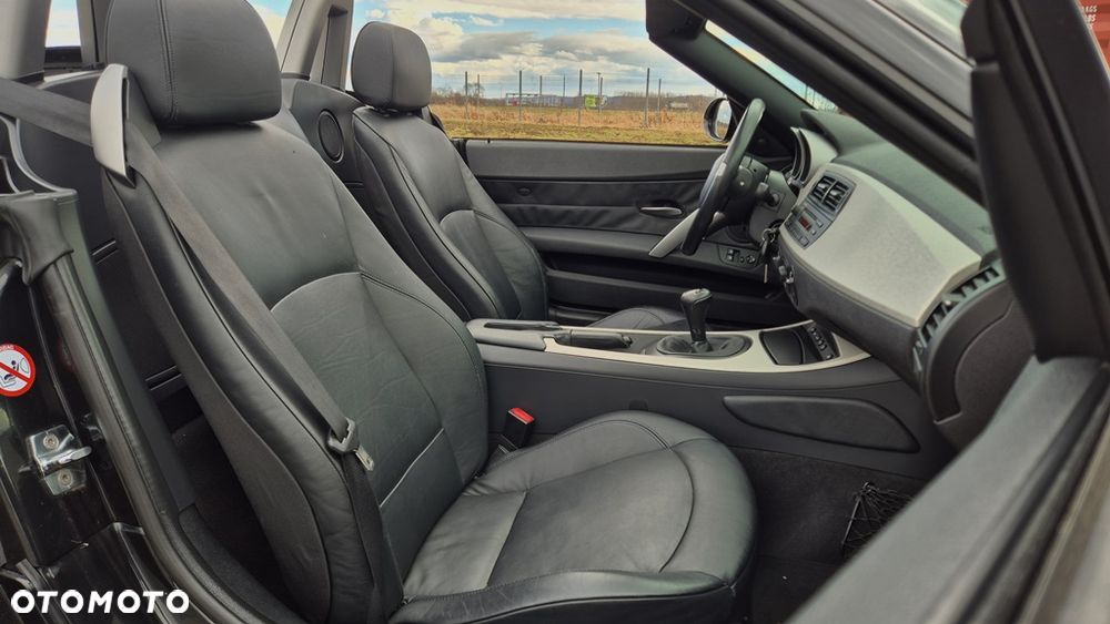 BMW Z4 2.2i - 10
