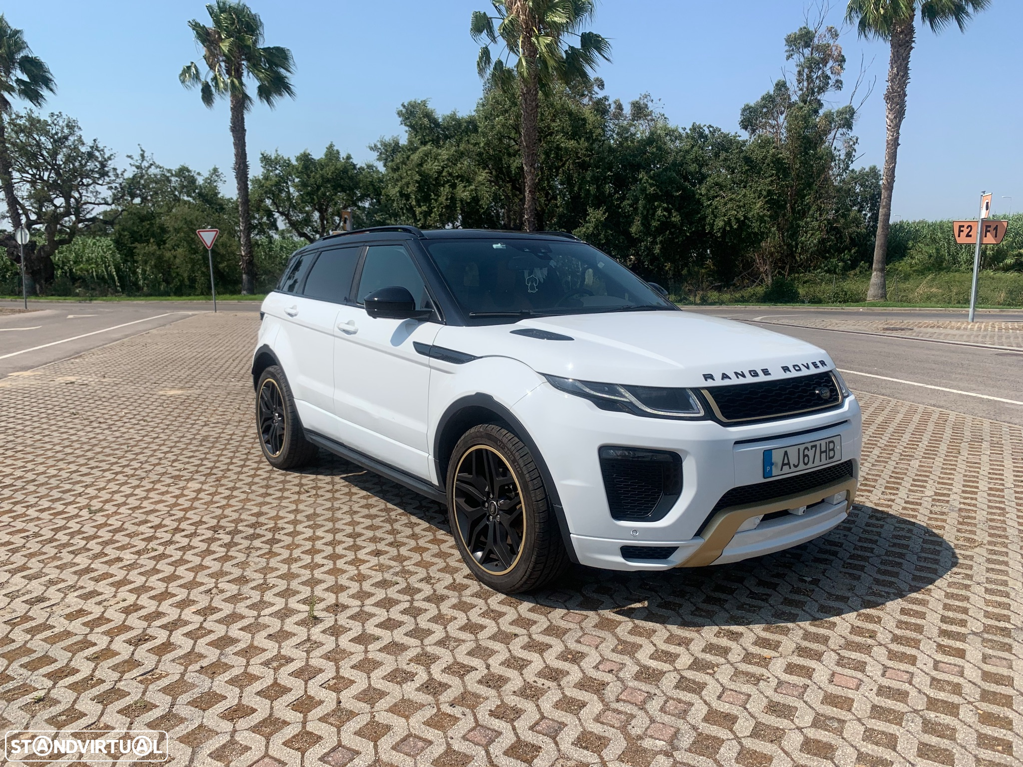 Land Rover Range Rover Evoque 2.0 TD4 SE Dynamic Auto - 18