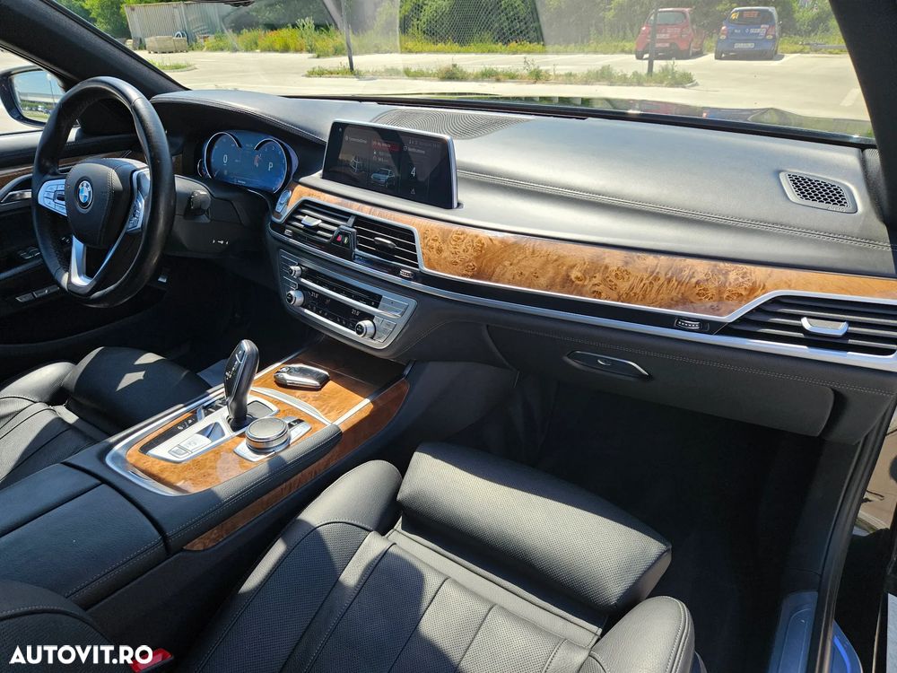 BMW Seria 7 740Li xDrive - 28
