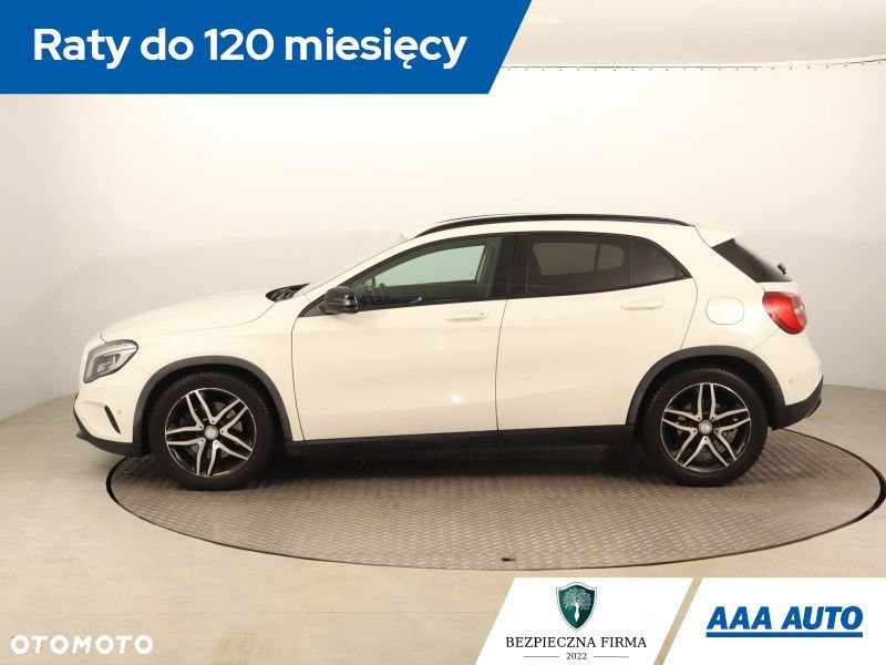 Mercedes-Benz GLA - 4