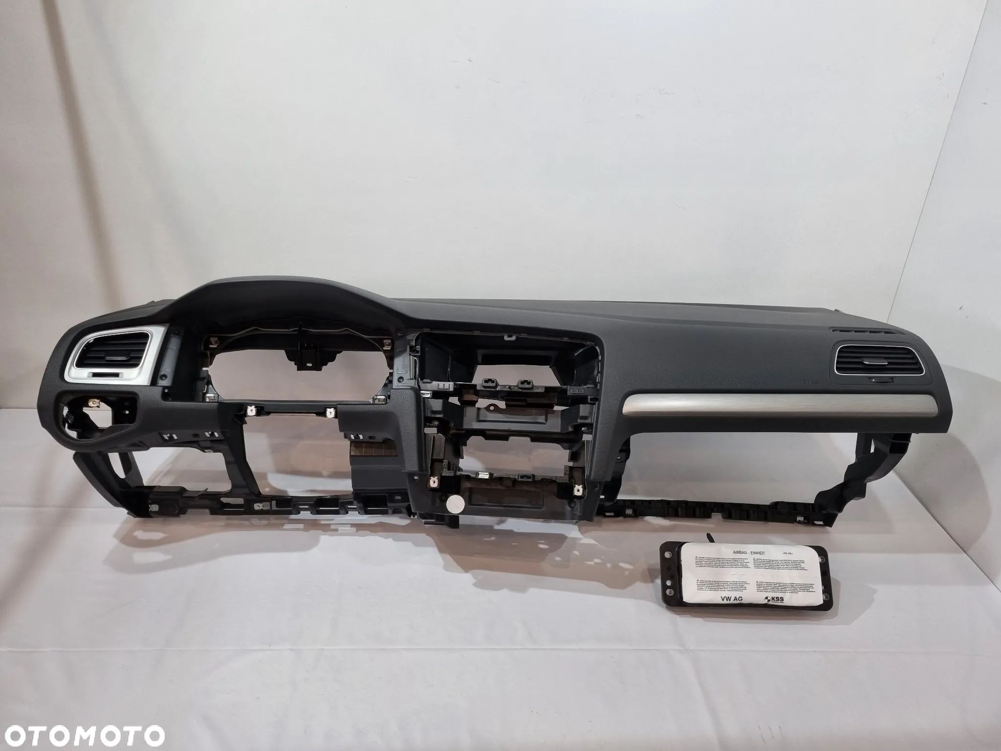VW GOLF VII KONSOLA DESKA ROZDZIELCZA KOKPIT ORGINAŁ AIR BAG - 1