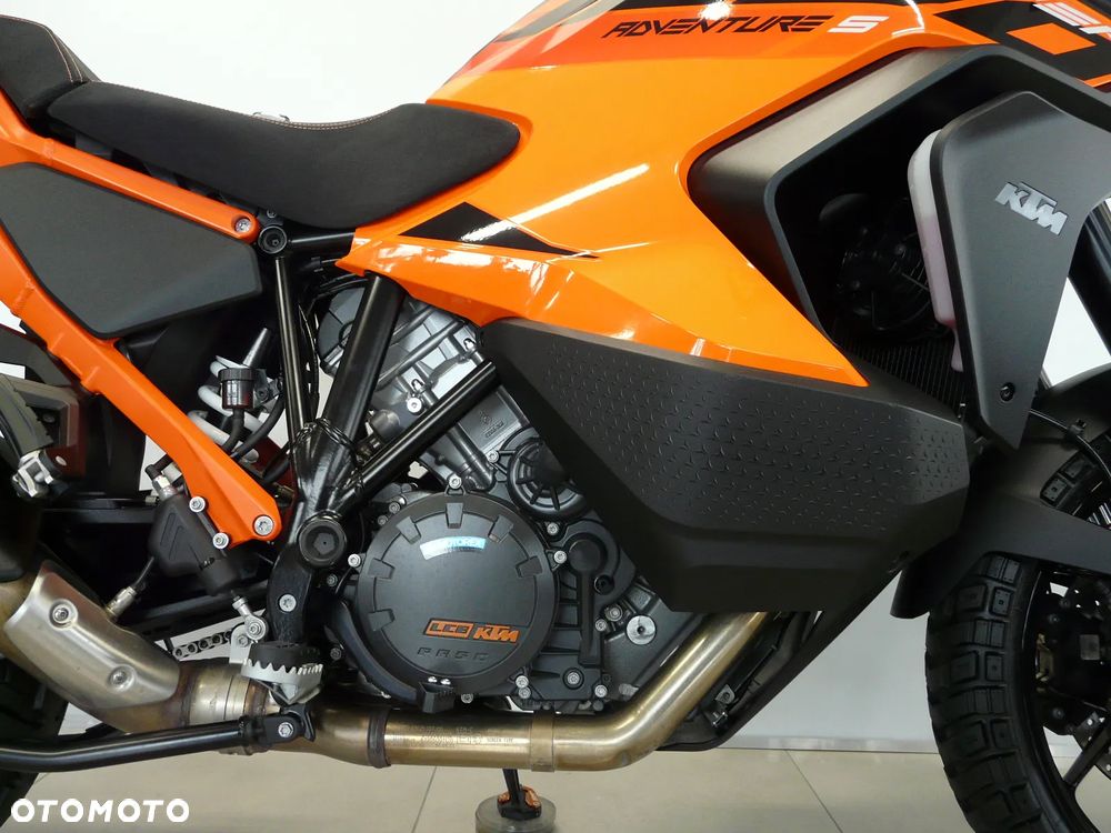 KTM Adventure - 8