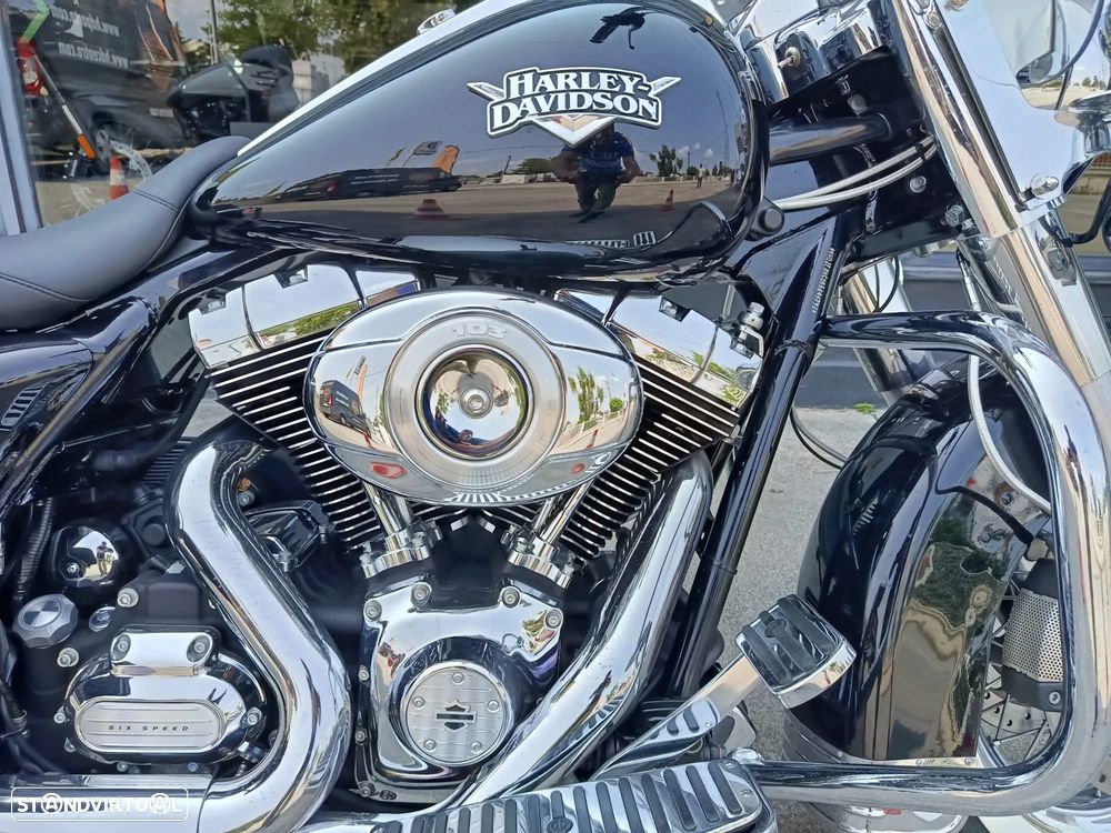 Harley-Davidson Road King Classic - 21