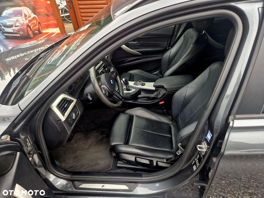 BMW Seria 3 318d M Sport - 9