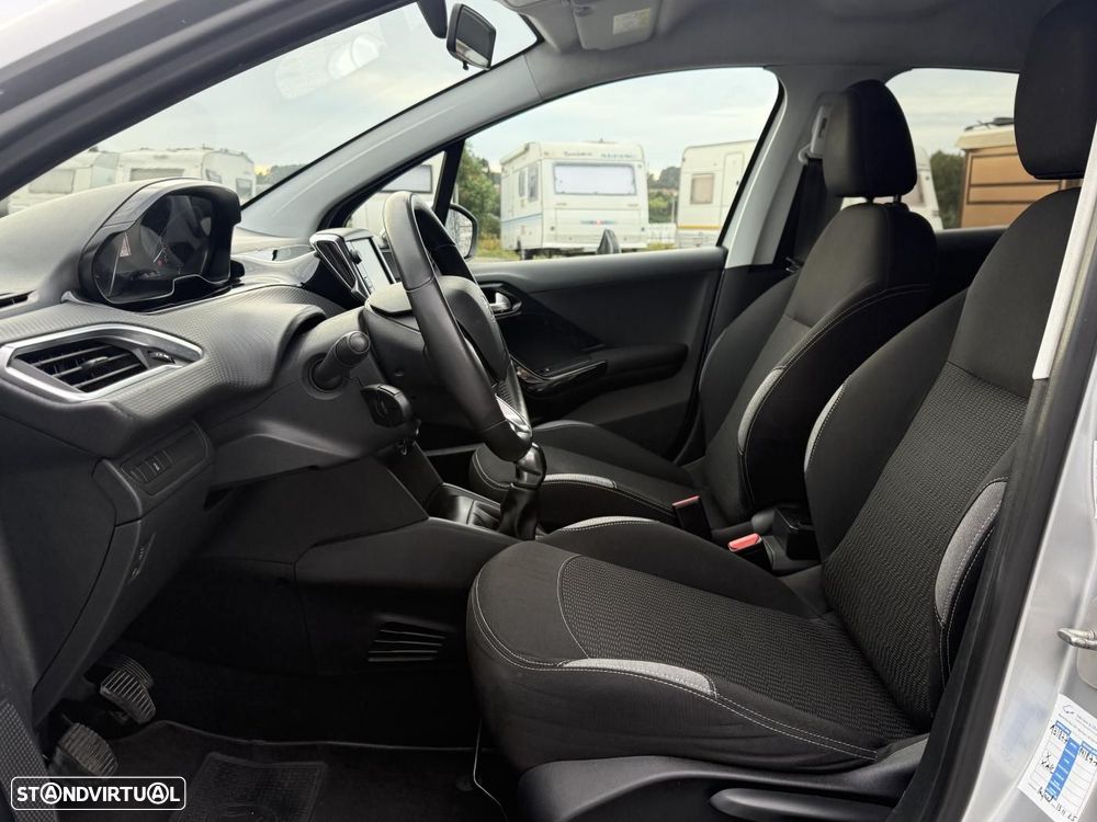 Peugeot 208 1.2 PureTech Style - 19