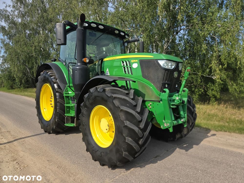 John Deere 6215R - 4