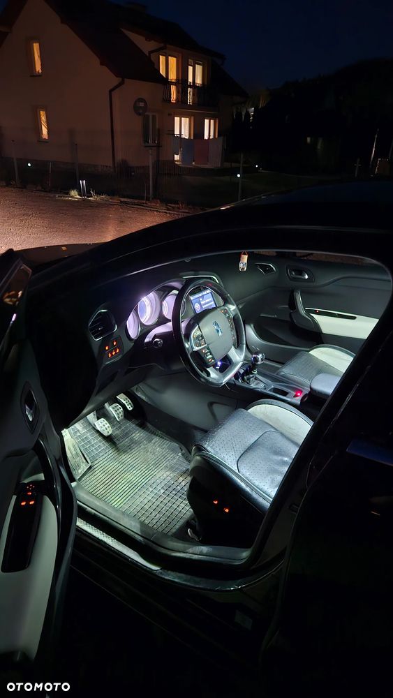 Citroën DS4 1.6 HDi SoChic - 10