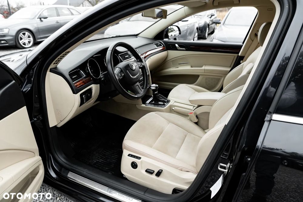 Skoda Superb 3.6 V6 4x4 DSG Elegance - 16
