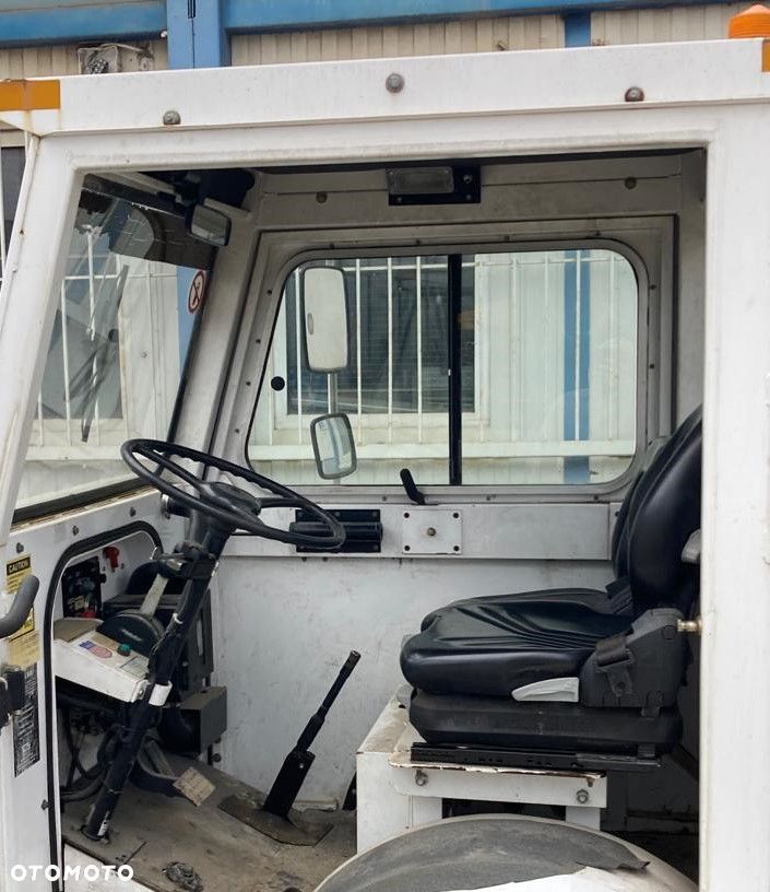 Inny TUG MA5042 - 5