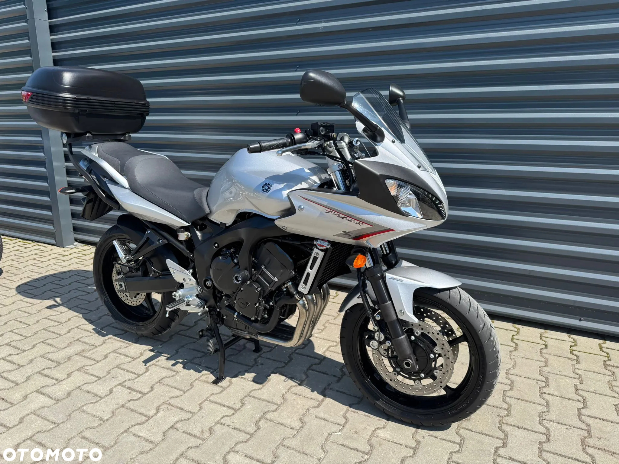 Yamaha FZ6 - 3