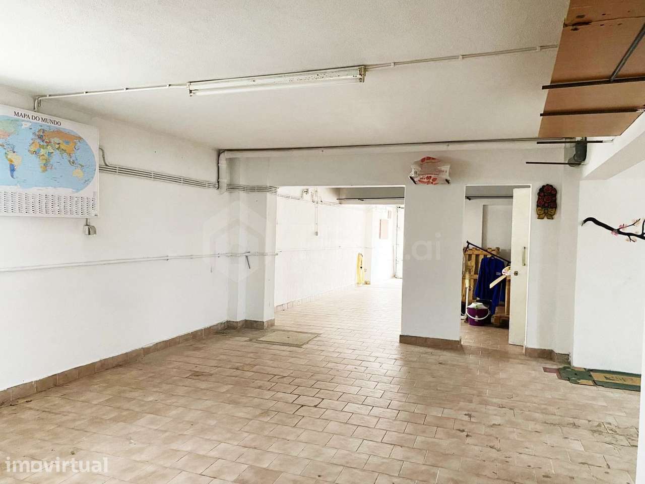 Garagem ampla e multifuncional na Quinta do Conde - Grande imagem: 4/14