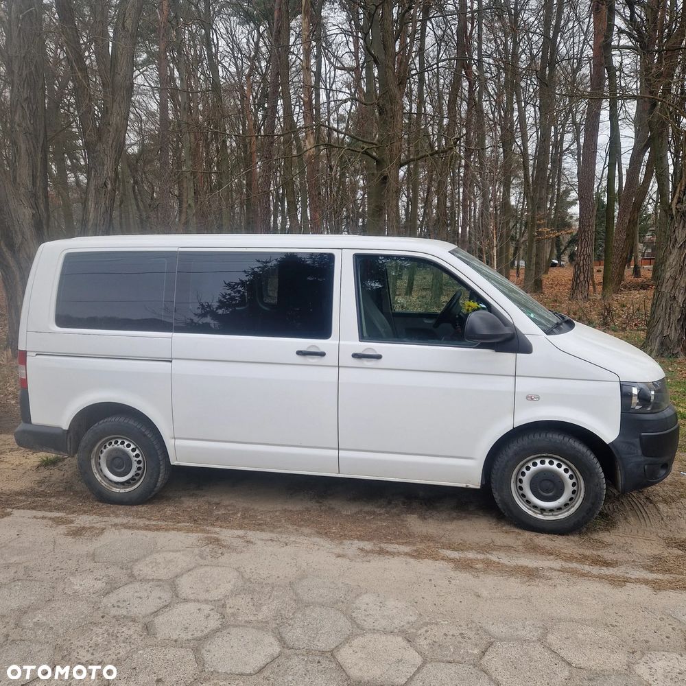 Volkswagen Caravelle - 12
