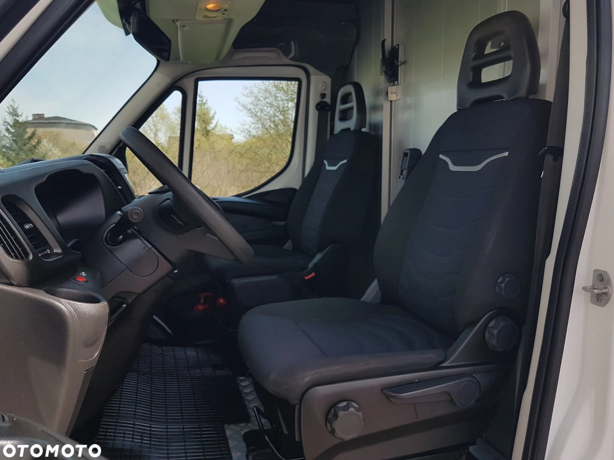 Iveco DAILY KONTENER NISKOPODŁOGOWY 4,43x2,23x2,42 SKLEP KAMPER FOODTRUCK BAR KLIMA KONIOWÓZ - 7