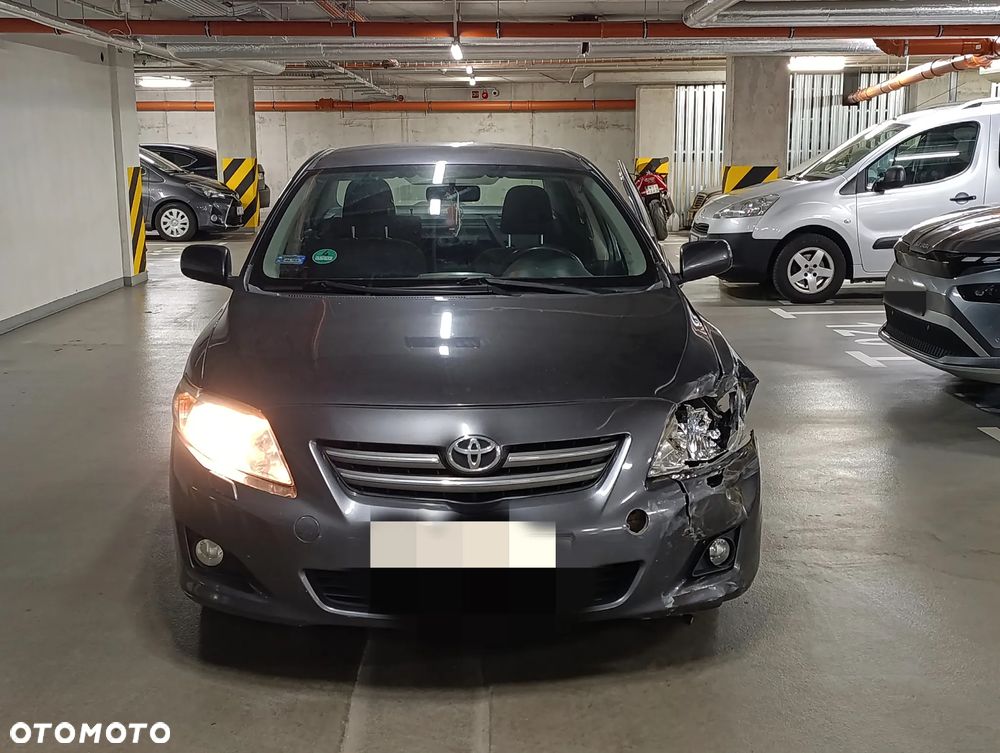 Toyota Corolla 1.6 Luna - 1