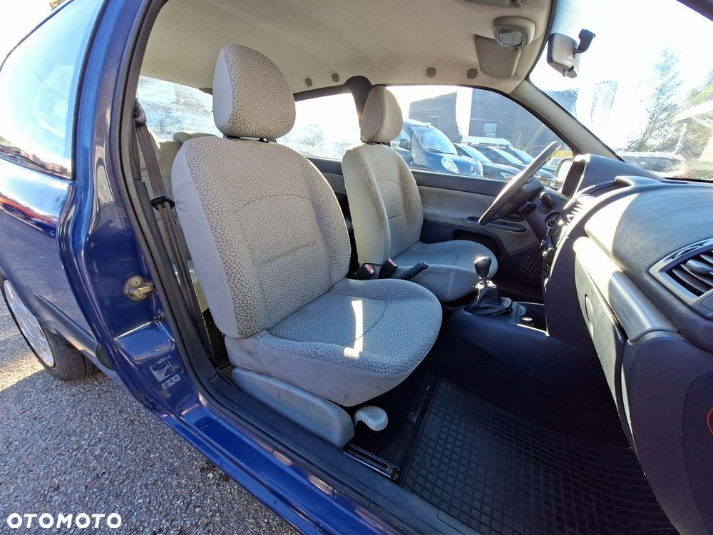 Renault Clio - 18