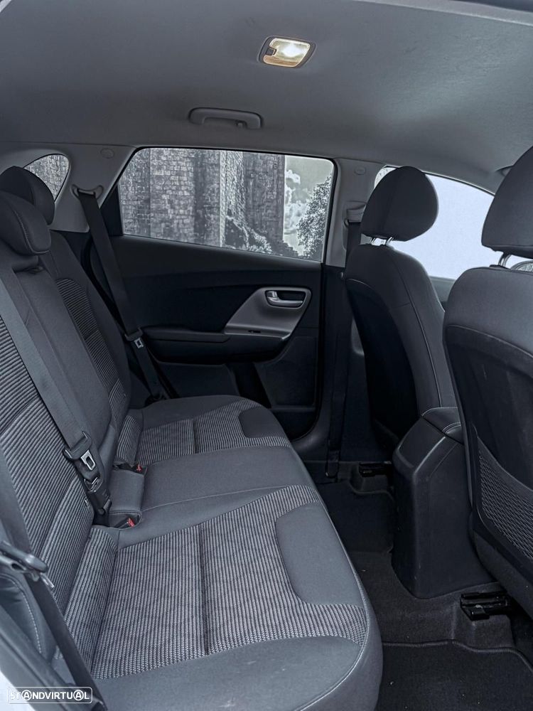 Kia Niro 1.6 GDi HEV EX - 6