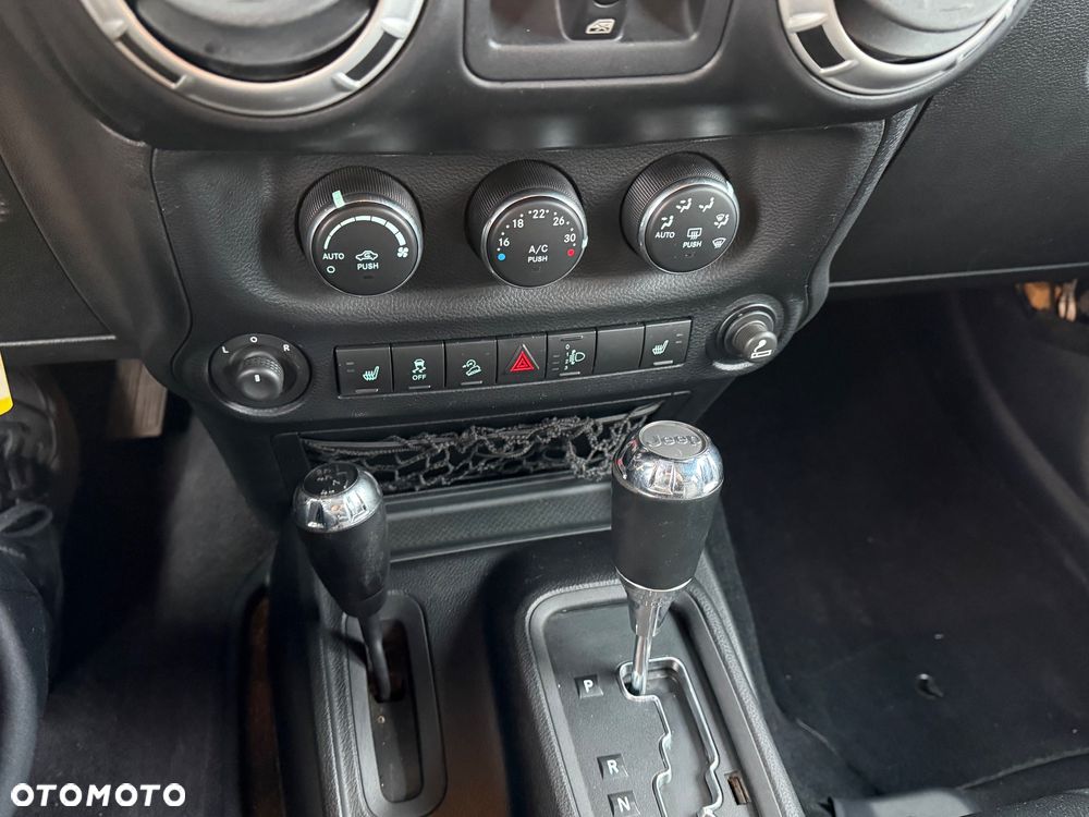 Jeep Wrangler Unlimited 2.8 CRD Automatik Sahara - 22