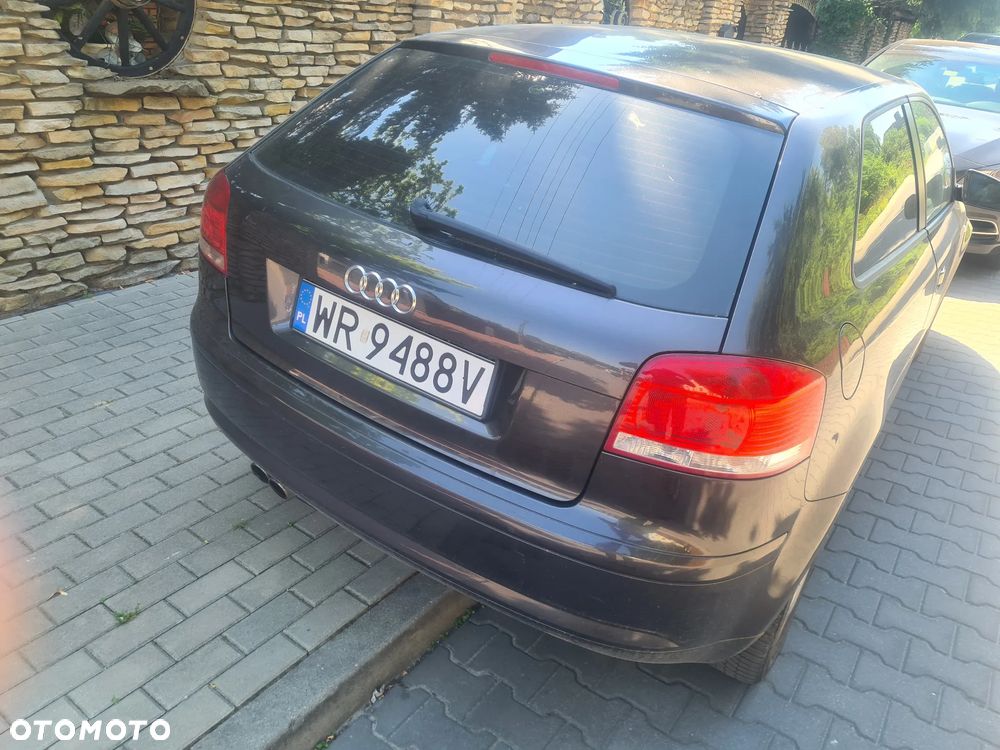 Audi A3 3-drzwiowe 2.0 FSI Ambition - 10