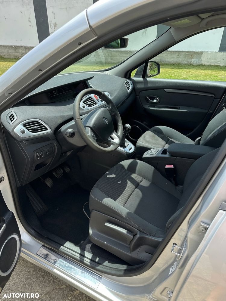 Renault Grand Scenic 1.9dCi Privilege - 6