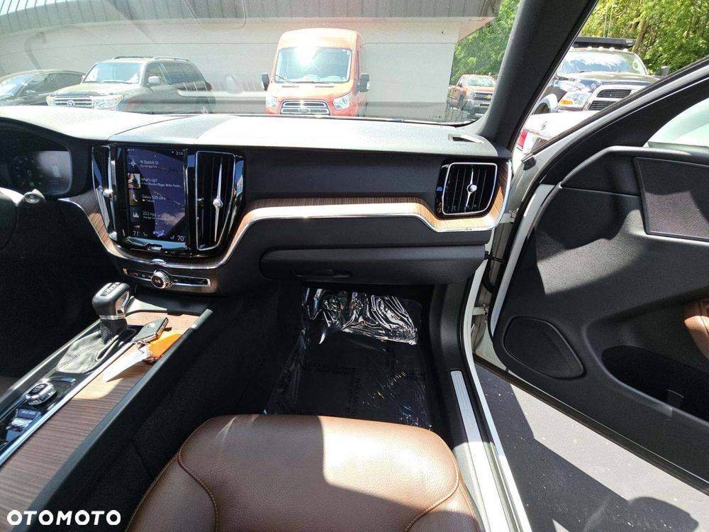 Volvo XC 60 T5 AWD Geartronic Momentum - 10