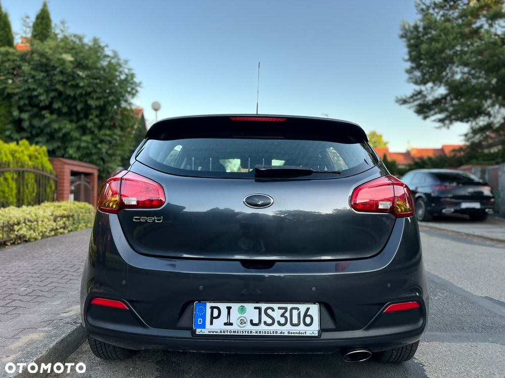 Kia Ceed 1.4 CVVT Dream Team Edition - 4