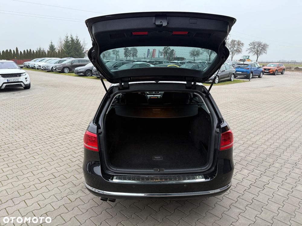 Volkswagen Passat 2.0 TDI BlueMotion Technology Exclusive - 29
