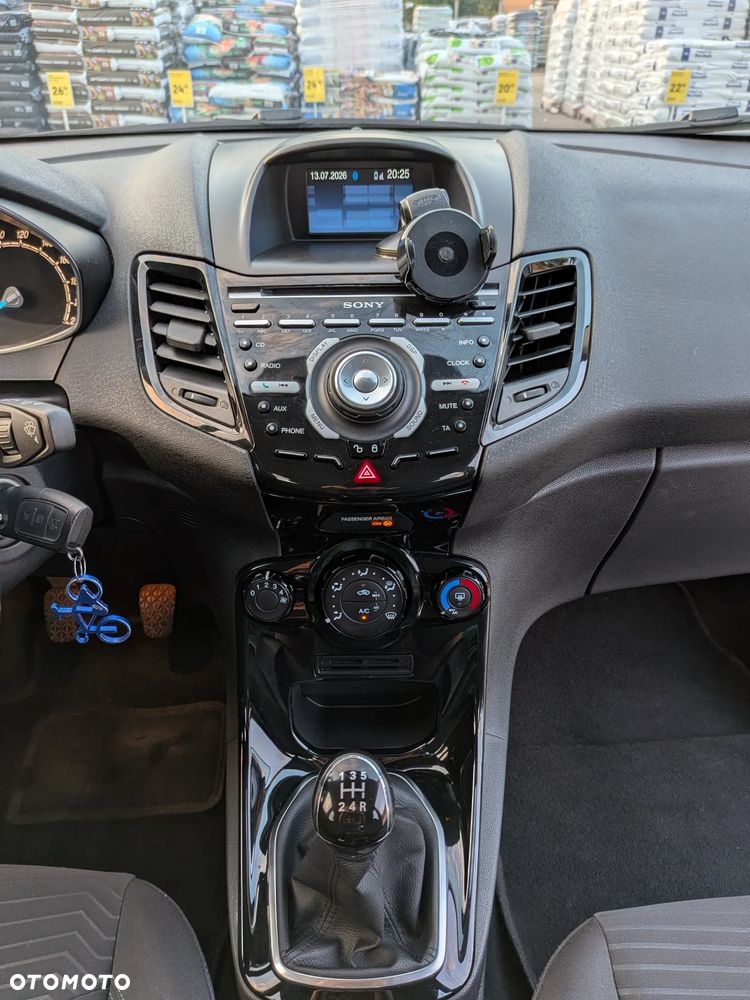 Ford Fiesta 1.0 EcoBoost Titanium - 32