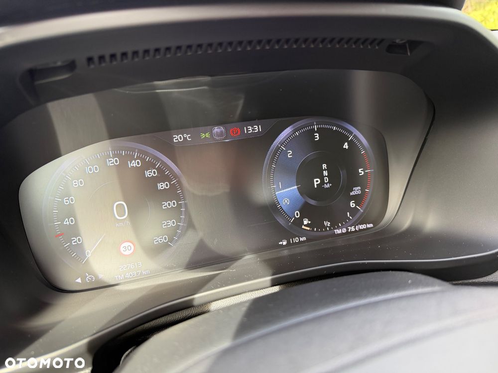 Volvo XC 40 D4 AWD Geartronic Momentum - 24