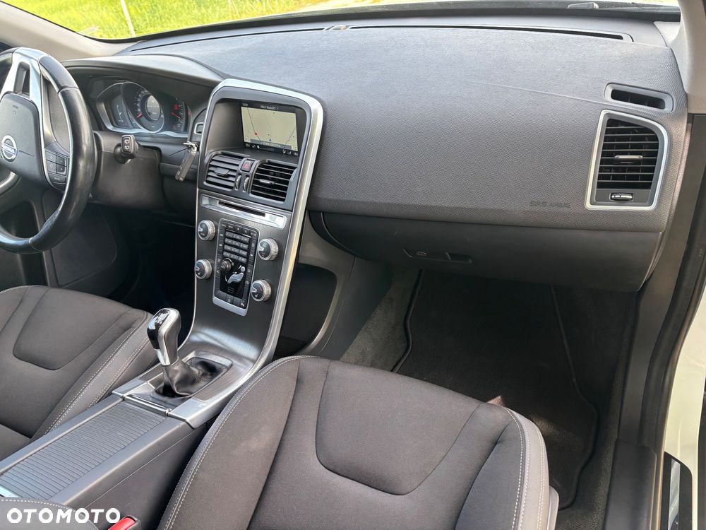 Volvo XC 60 D4 Drive-E Momentum - 17