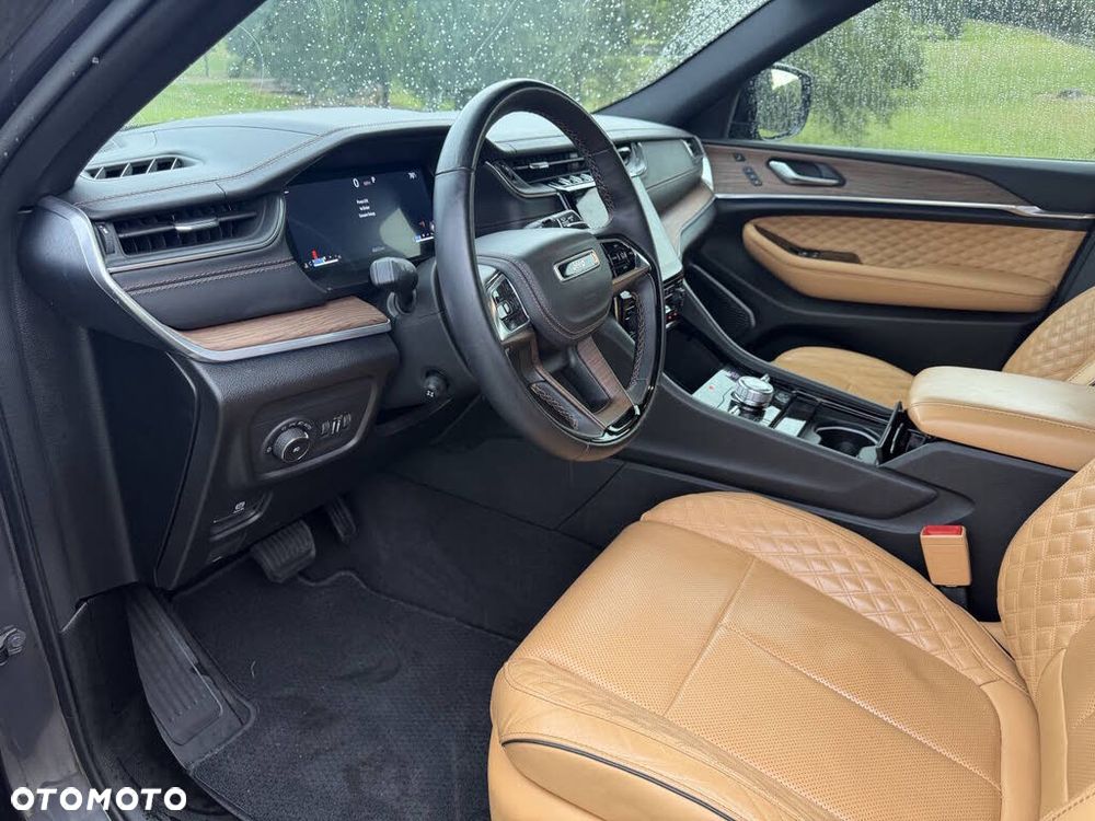 Jeep Grand Cherokee - 20
