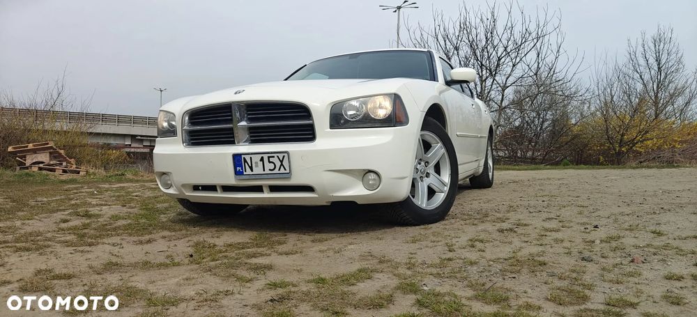 Dodge Charger 3.5 V6 SXT - 4