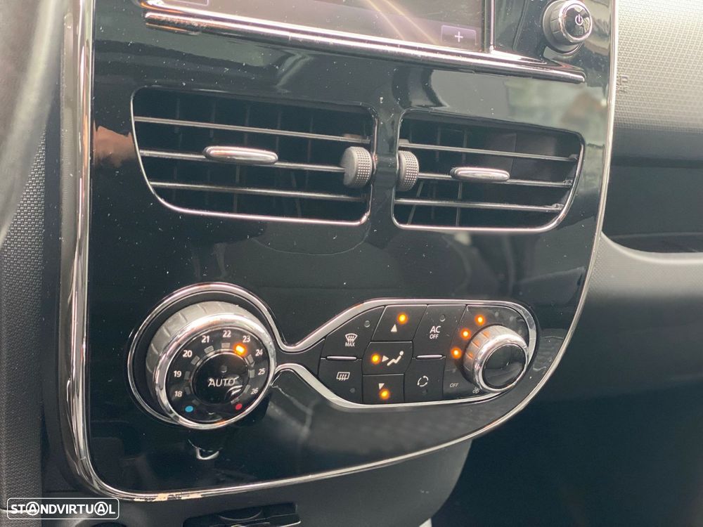 Renault Clio Sport Tourer TCe 120 EDC GT - 25