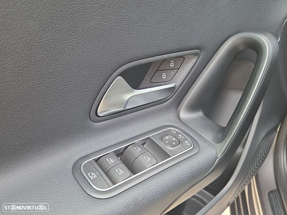 Mercedes-Benz A 200 Standard - 23