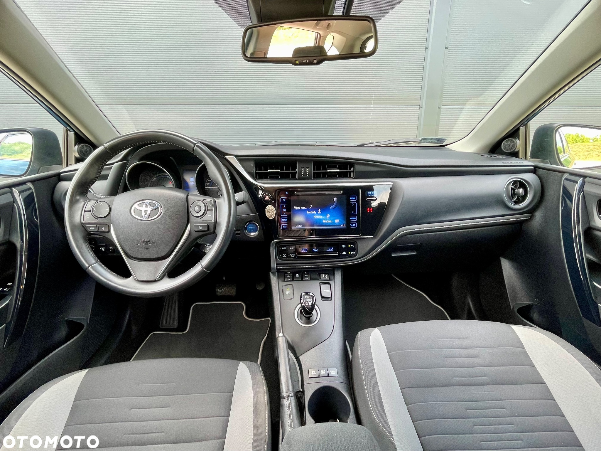 Toyota Auris Hybrid 135 Premium - 11