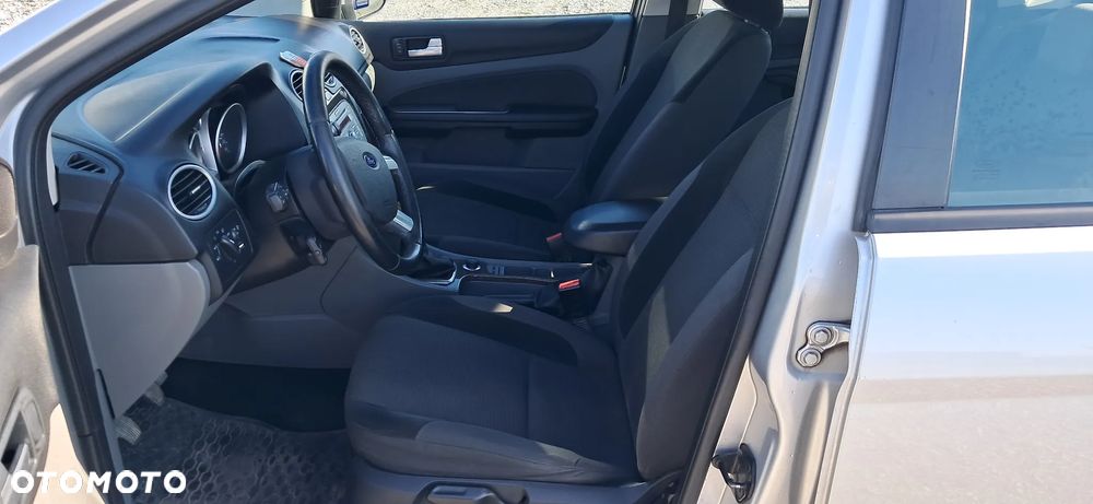 Ford Focus 1.6 TDCi Ghia - 12