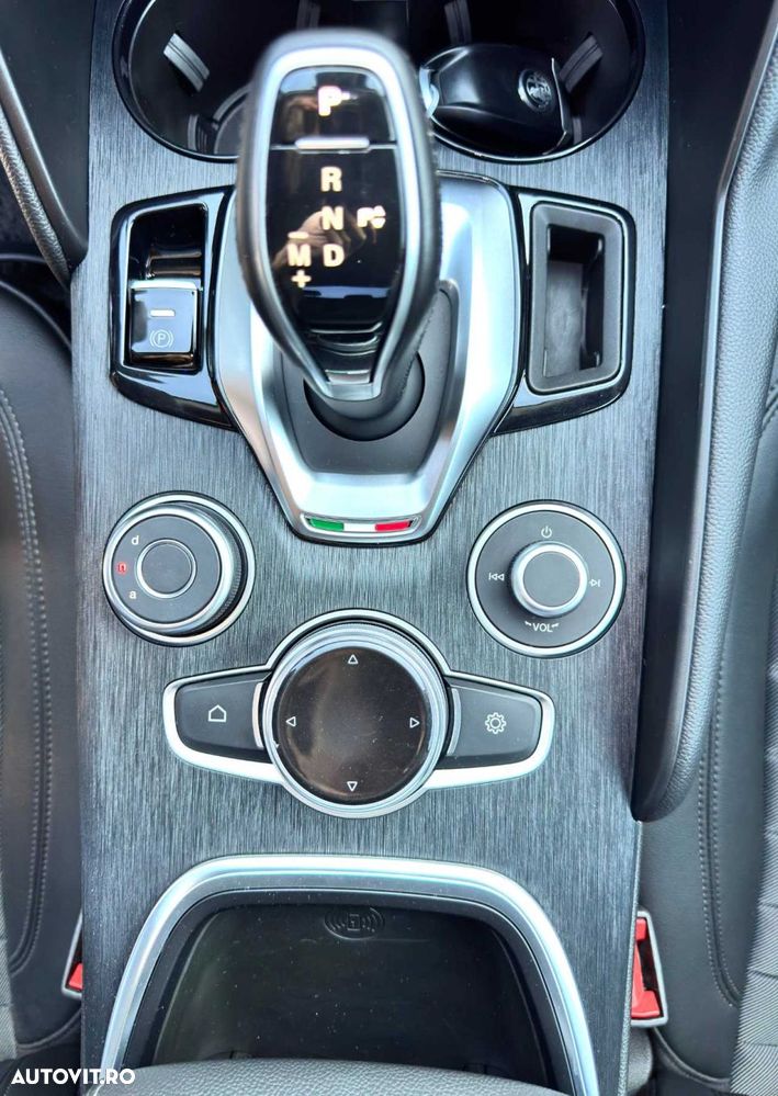 Alfa Romeo Giulia - 24