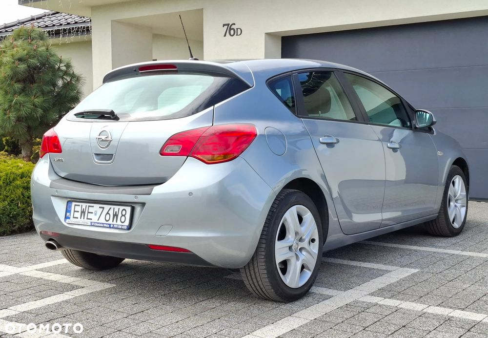 Opel Astra 1.4 T Cosmo - 12