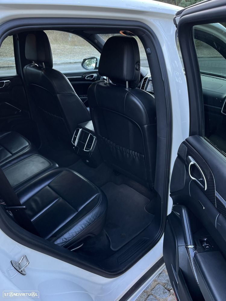 Porsche Cayenne - 12