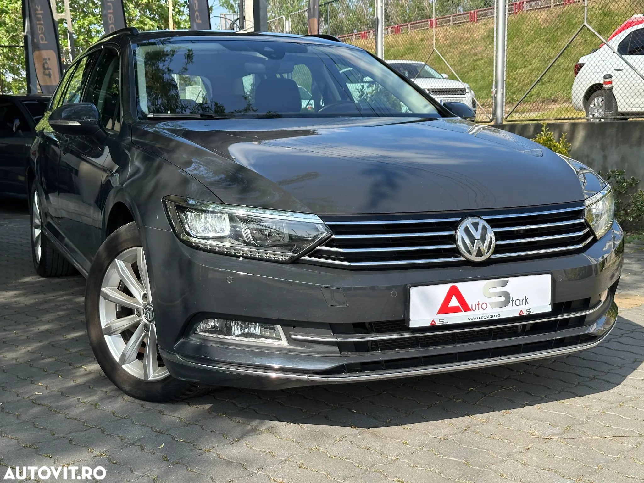 Volkswagen Passat Variant 2.0 TDI DSG (BlueMotion Technology) Comfortline - 11