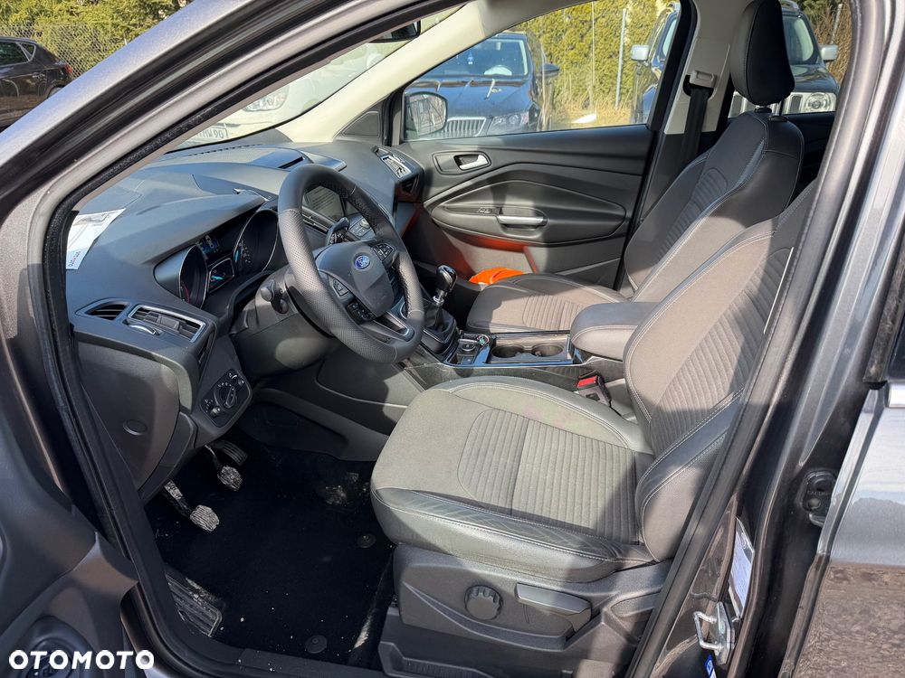 Ford Kuga 1.5 EcoBoost 2x4 Titanium - 28