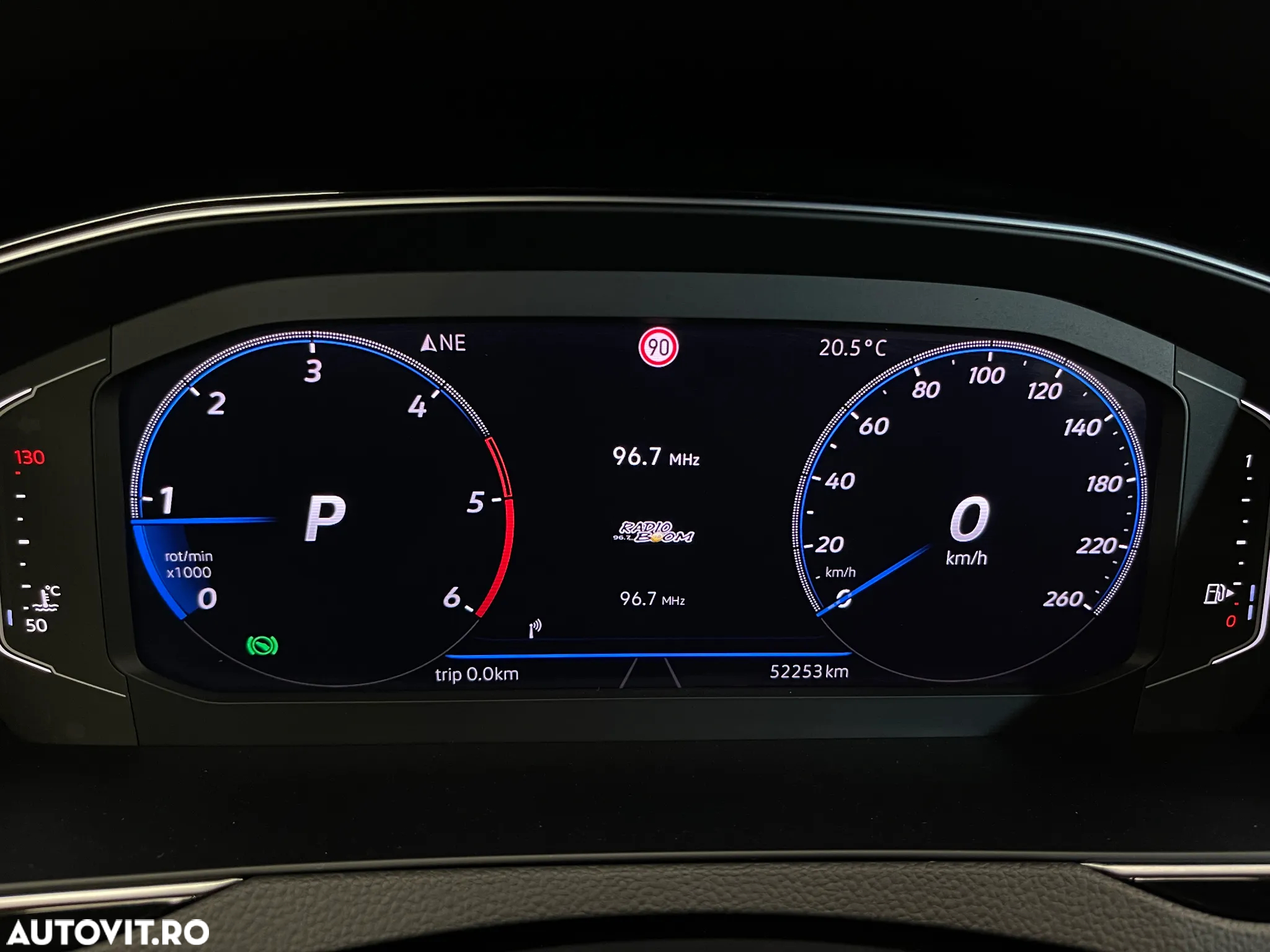 Volkswagen Passat 2.0 TDI DSG Comfortline - 33