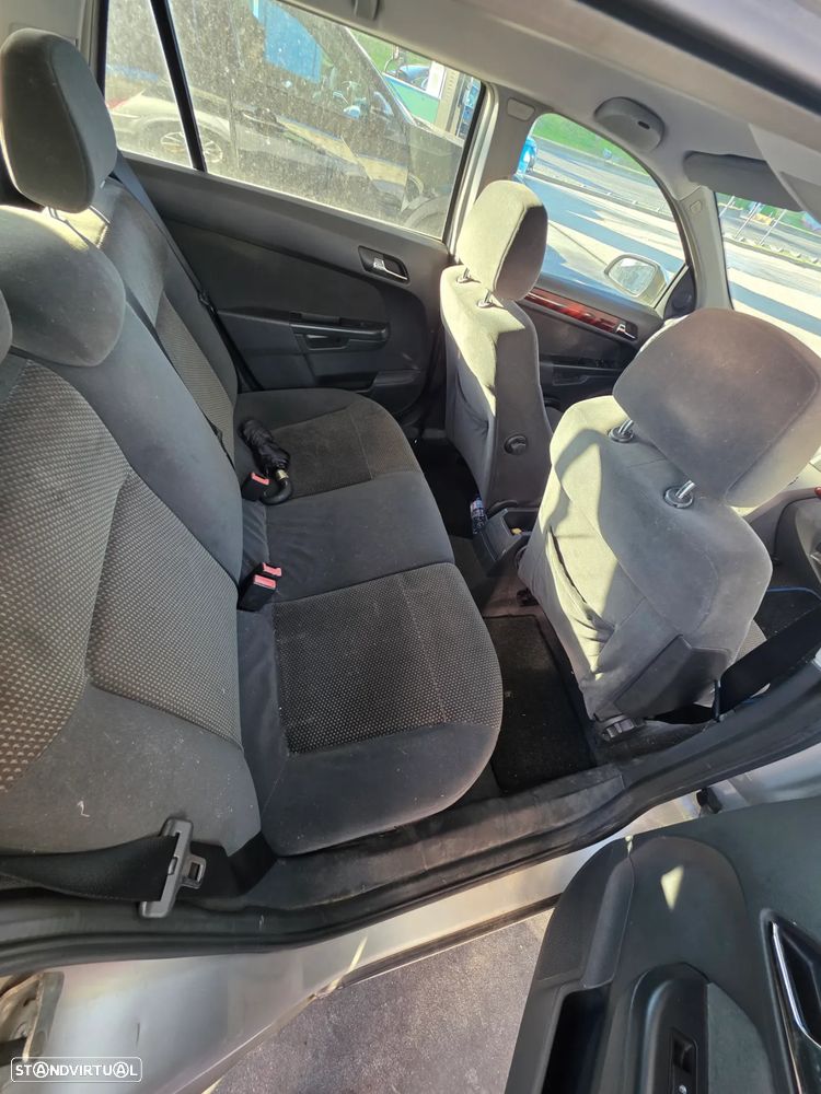 Opel Astra Caravan - 7