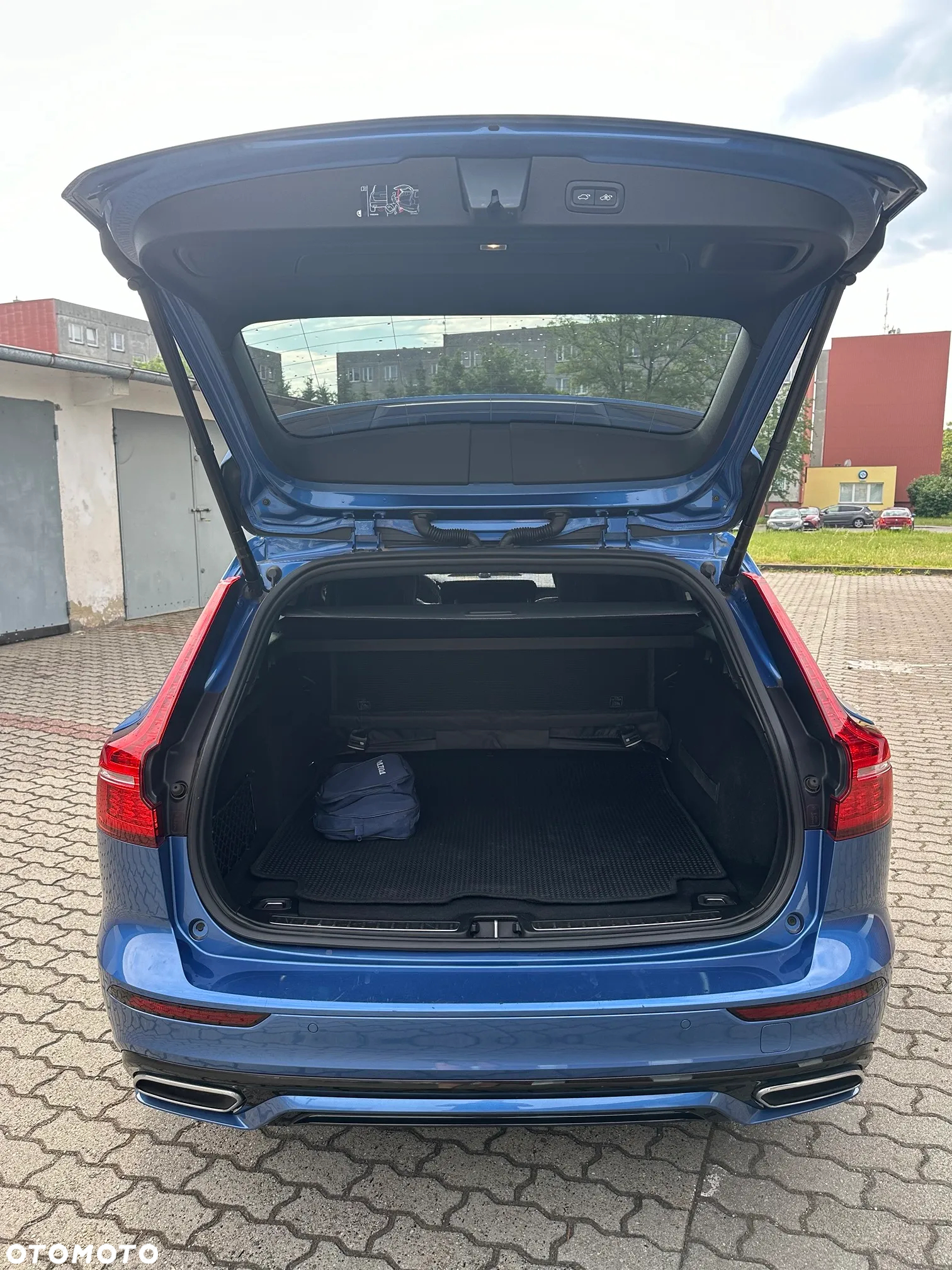 Volvo V60 D4 R-Design - 7
