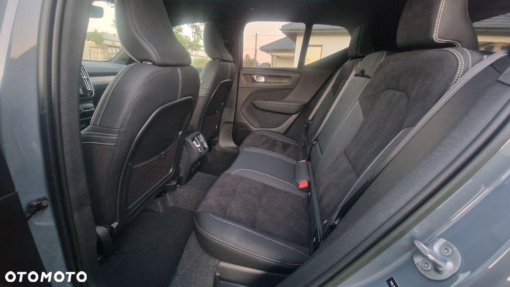 Volvo XC 40 B5 B AWD Ultimate Dark - 8