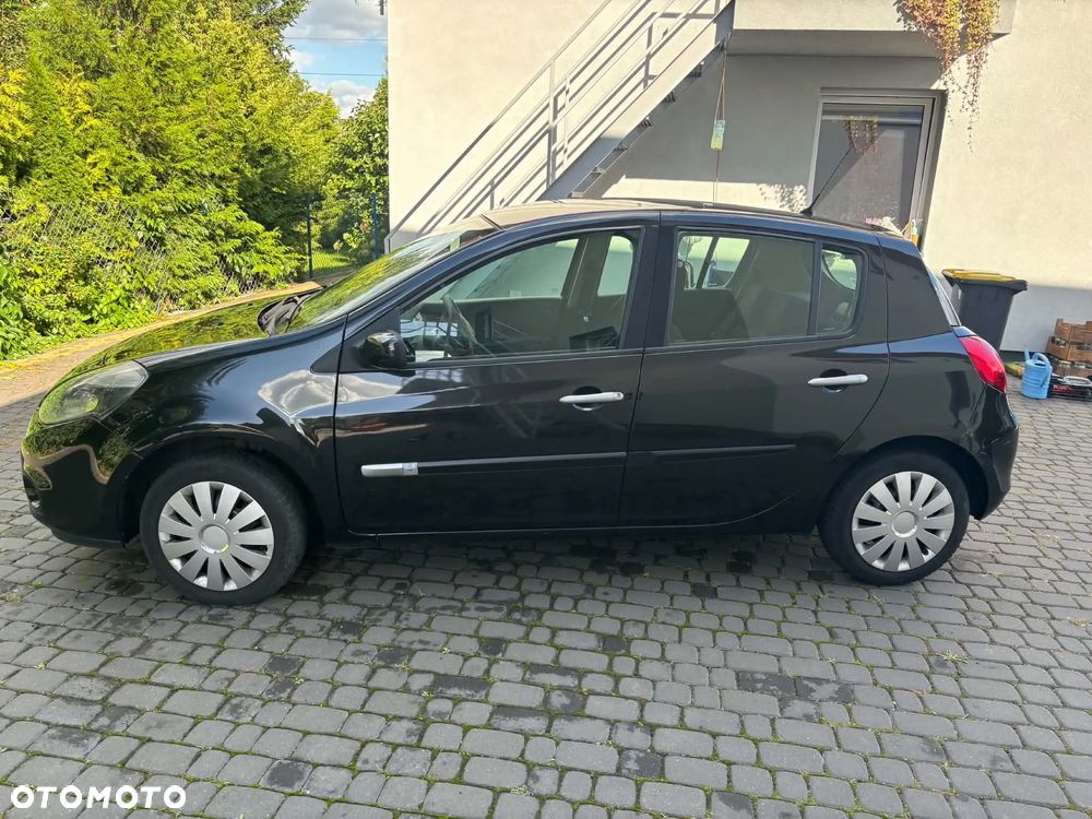 Renault Clio 1.5 dCi Alize - 8