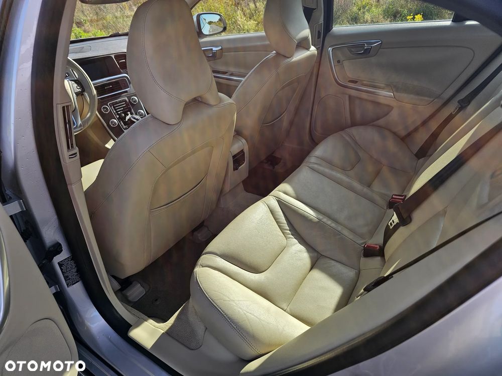 Volvo S60 - 25