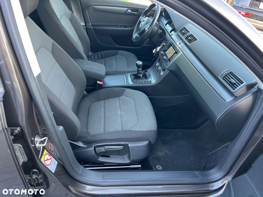 Volkswagen Passat 1.6 TDI BMT Comfortline - 26