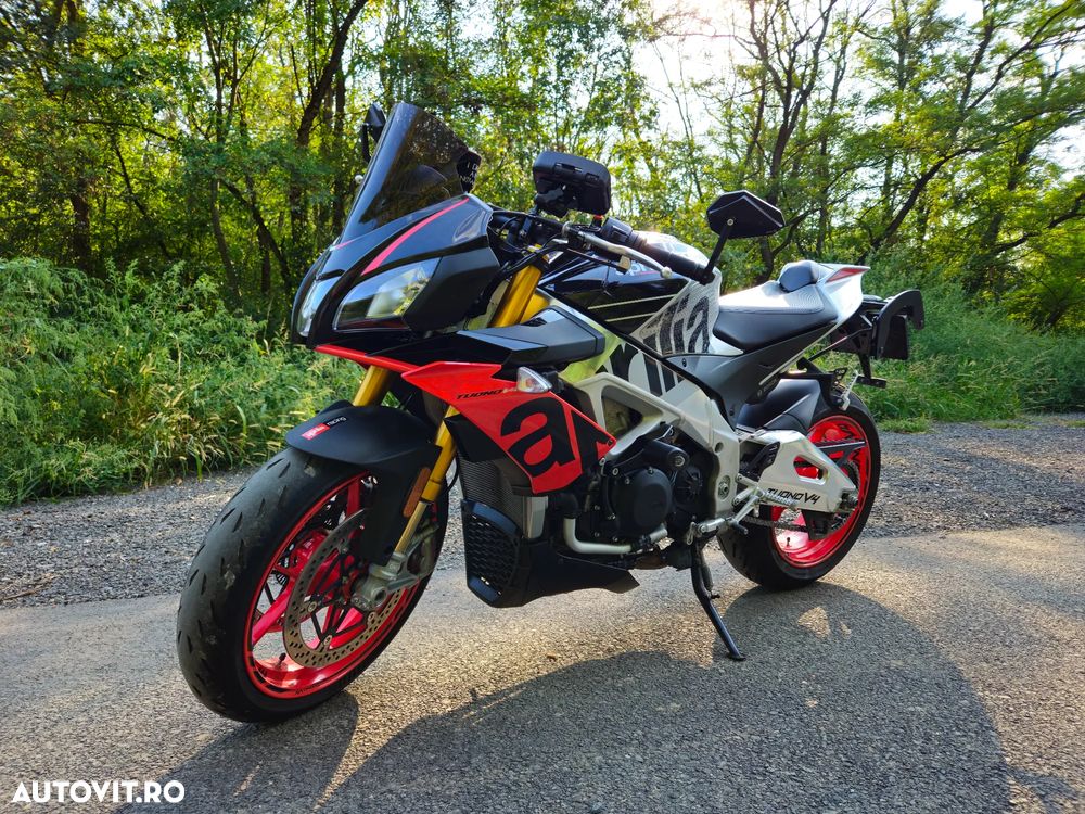 Aprilia Tuono V4 - 8
