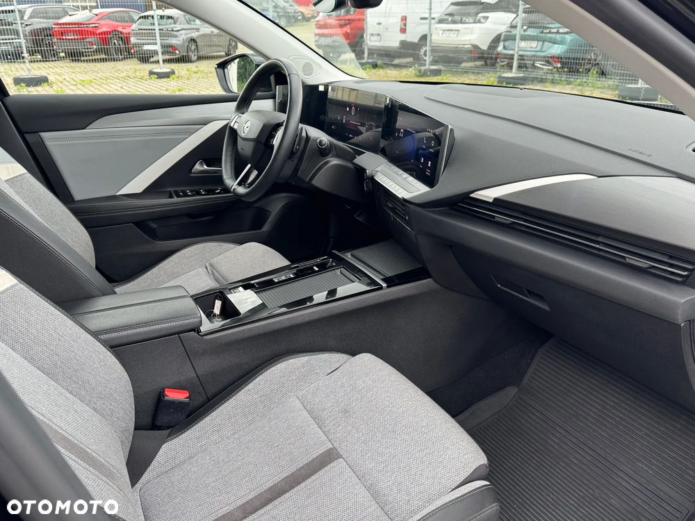 Opel Astra 1.2 T Elegance S&S - 23