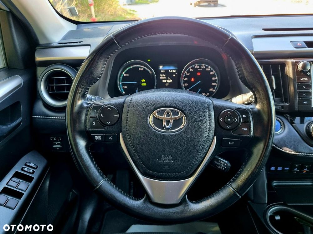 Toyota RAV4 - 18